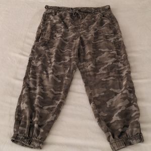 American eagle camo joggers XL